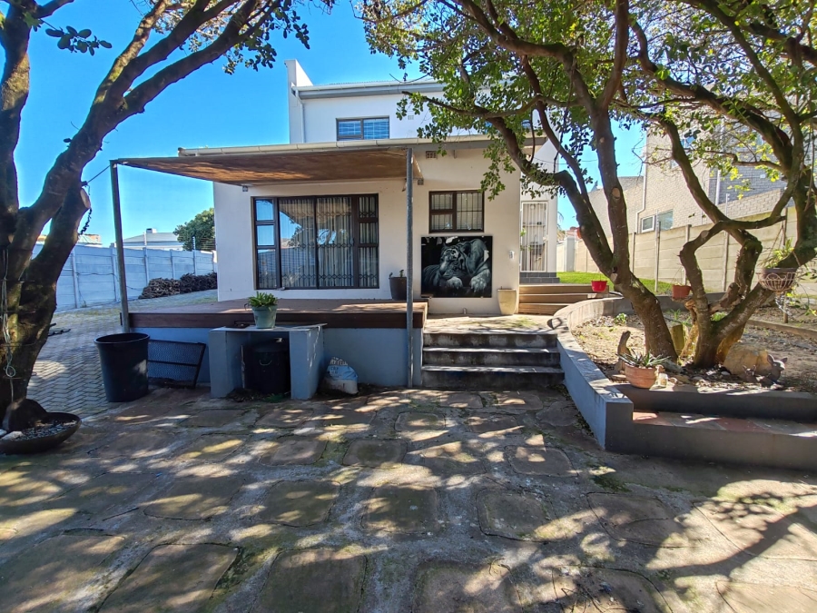 3 Bedroom Property for Sale in De Kelders Western Cape